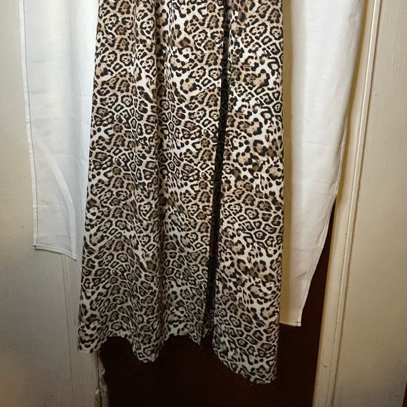 205 Collins Off the Shoulder Leopard Print Romper with Long Skirt Overlay Size S - Picture 6 of 16